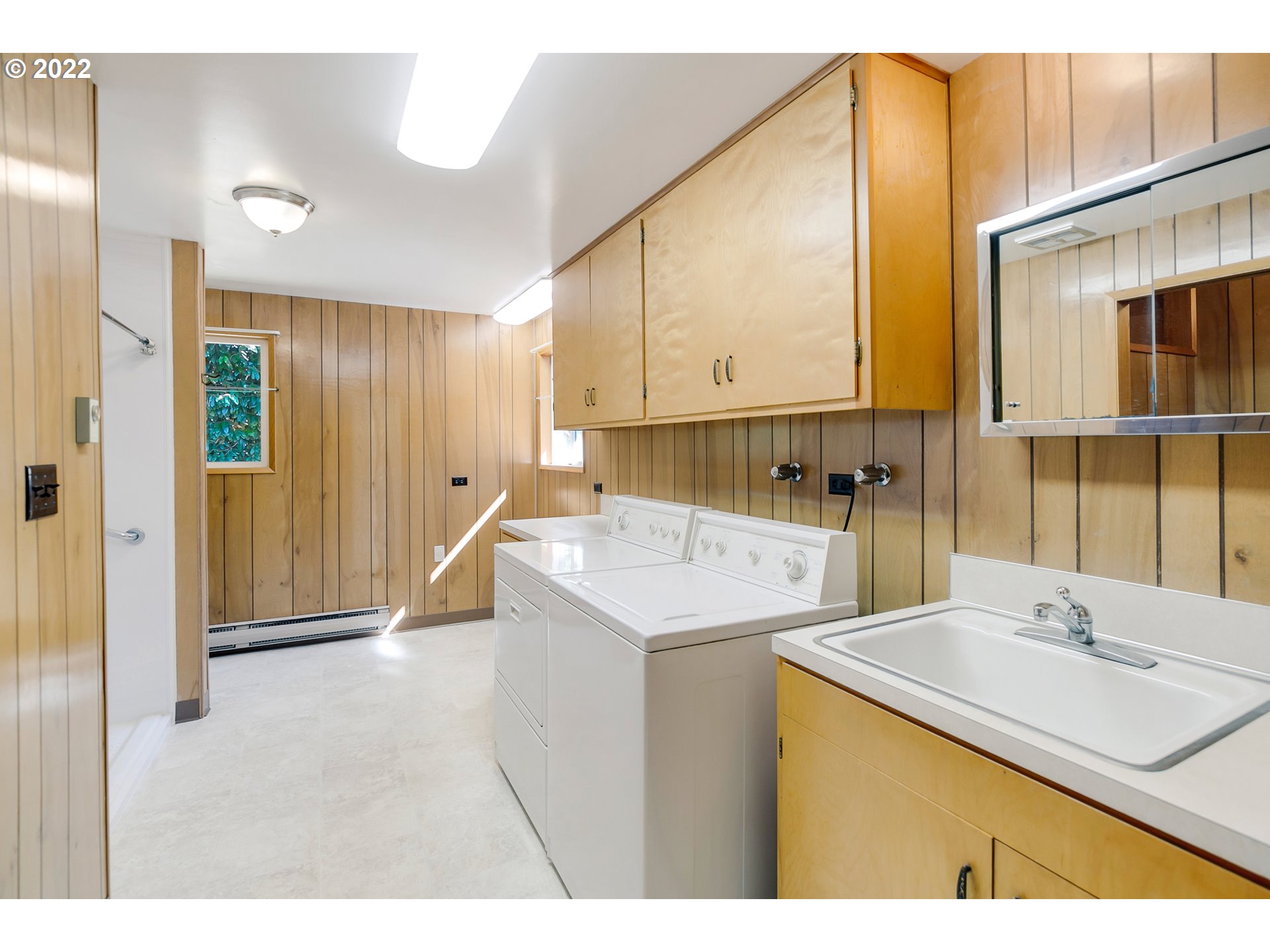 6245 Southwest Garden Home Road Portland, OR 97219 - Photo 17 of 22 Bathroom