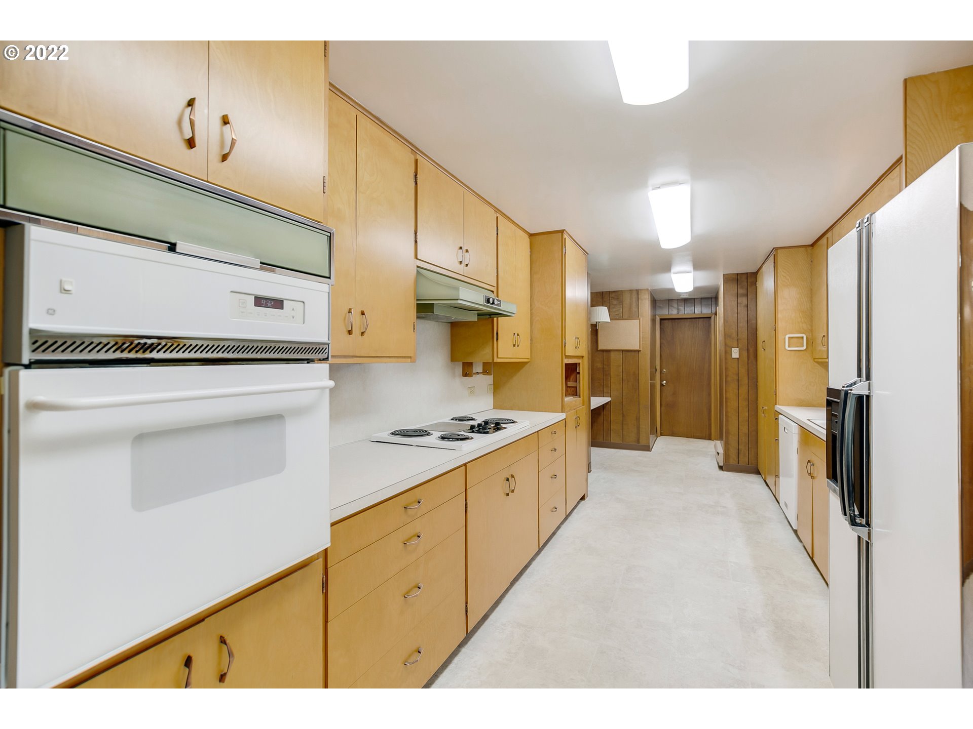 6245 Southwest Garden Home Road Portland, OR 97219 - Photo 10 of 22 Kitchen