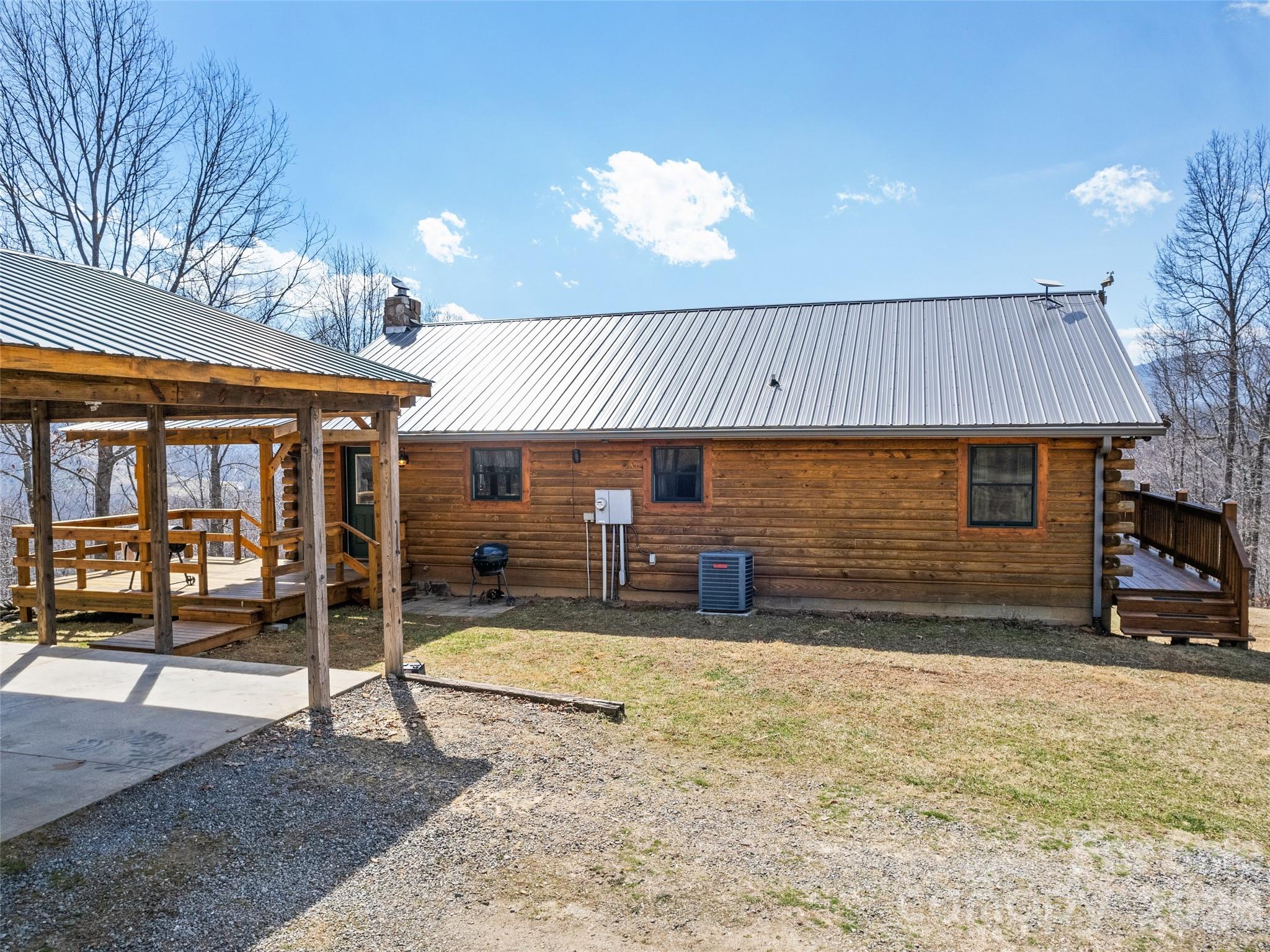 425 Rustic Ridge Drive Canton, NC 28716 - Photo 4 of 39