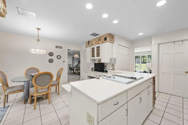 $649,900 | 483 Roxbury Road, Valparaiso, IN 46385