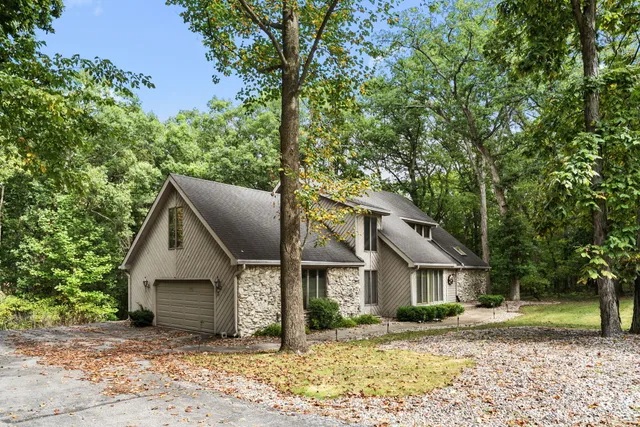 $649,900 | 483 Roxbury Road, Valparaiso, IN 46385