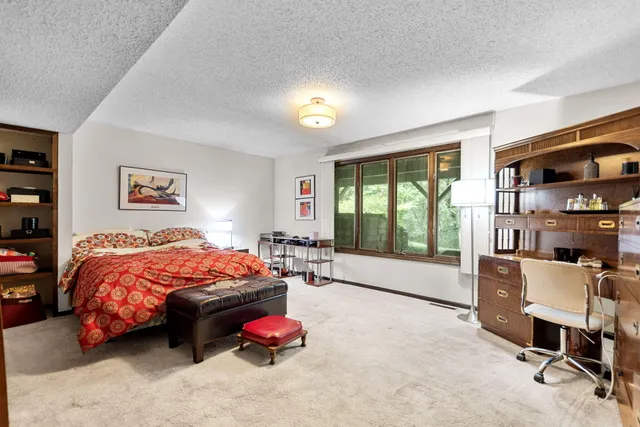 $649,900 | 483 Roxbury Road, Valparaiso, IN 46385