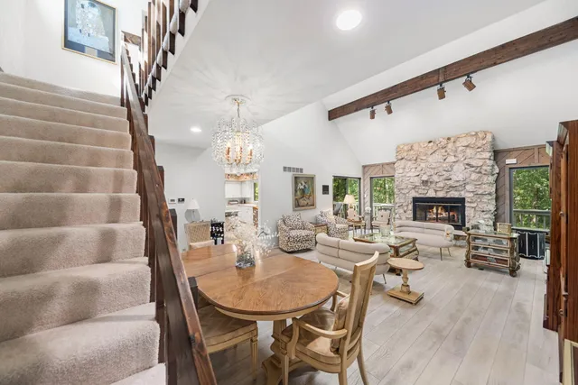 $649,900 | 483 Roxbury Road, Valparaiso, IN 46385