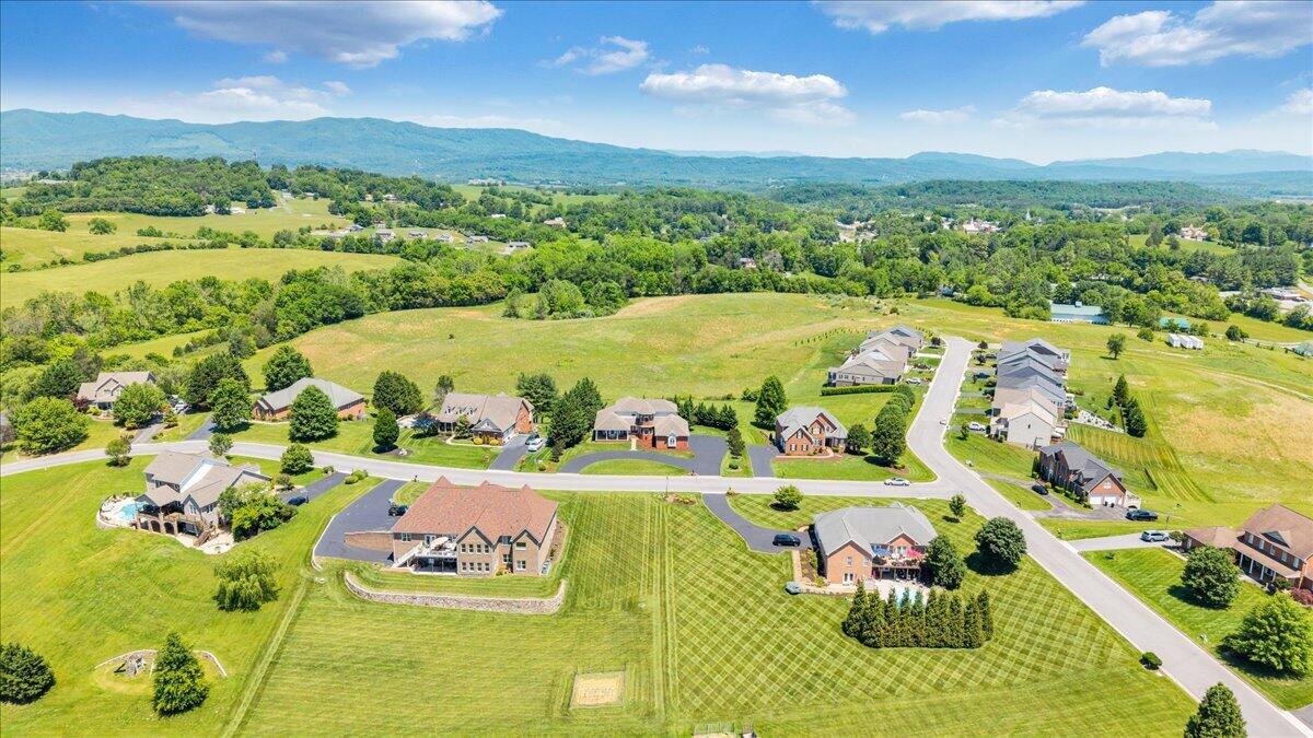 625 Frontier Way Fincastle, VA 24090 - Photo 103 of 105 103-DJI_20260529122748_0314_D