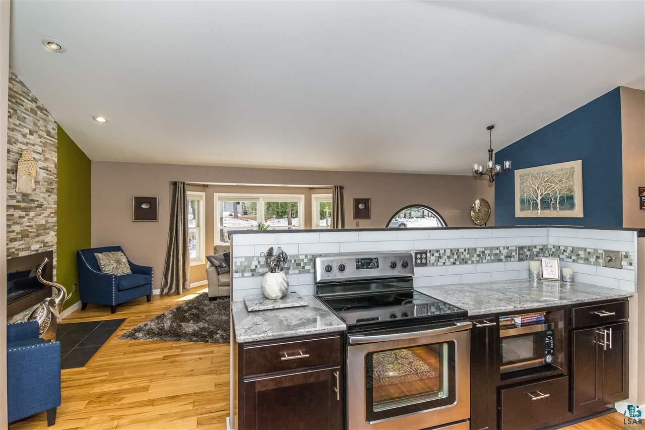 25 Riverside Road Esko, MN 55733 - Photo 9 of 33 Kitchen