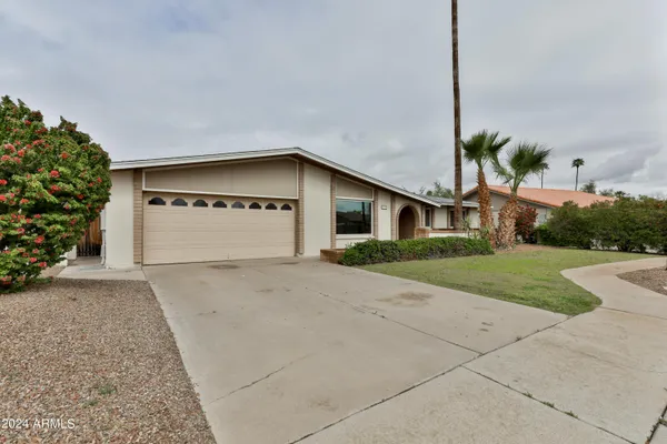 $3,220 | 2334 West Calle Iglesia Avenue, Mesa, AZ 85202