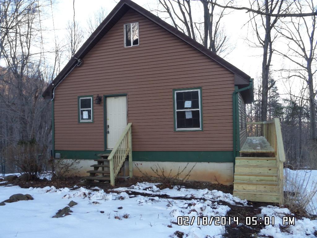 220 Ridgeway Road Hardy, VA 24101 - Photo 8 of 8 220railnew