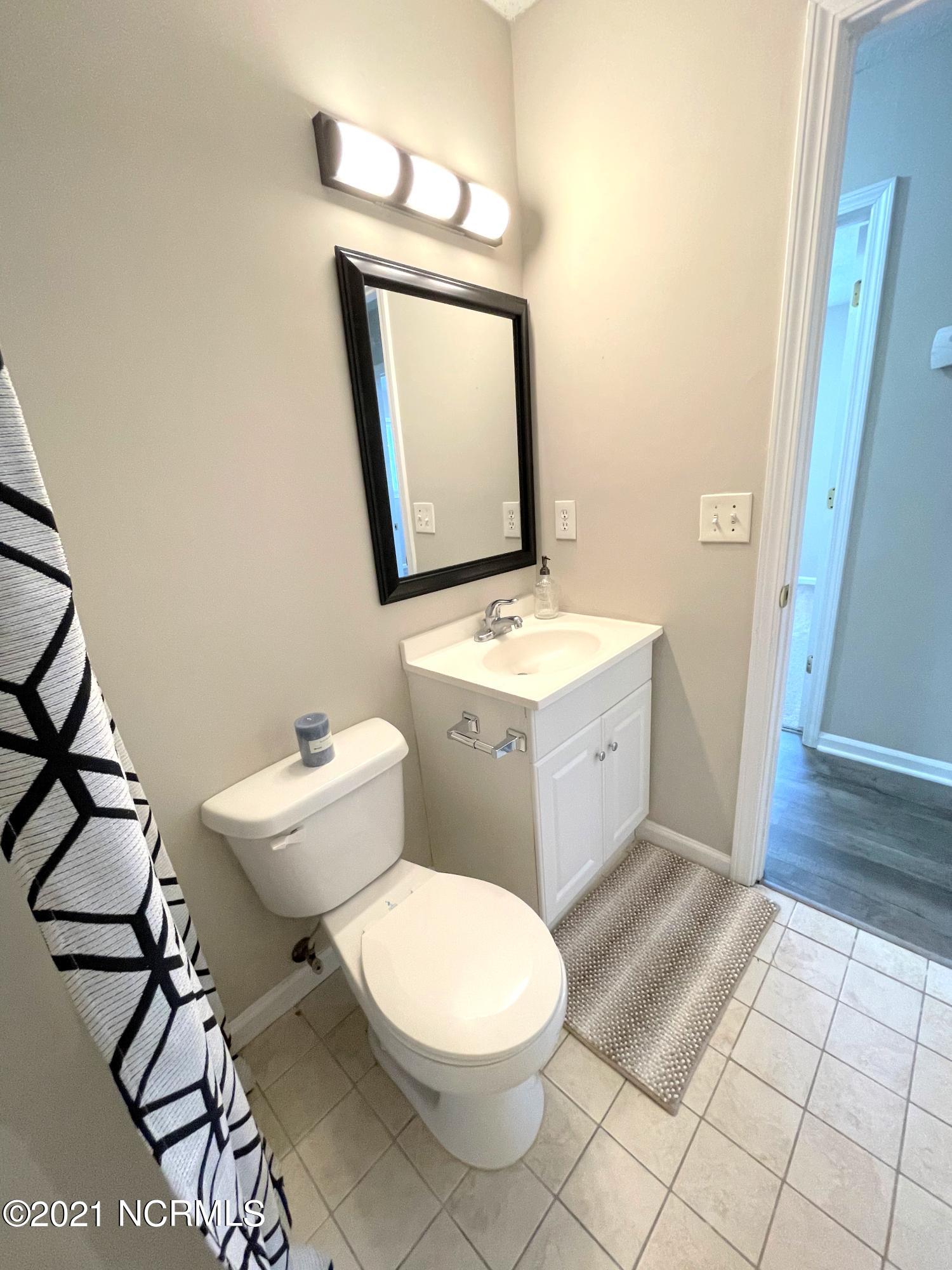 627 Albemarle Road Wilmington, NC 28405 - Photo 12 of 20 E343BE5B-3C86-47BC-882C-1F3546188C27