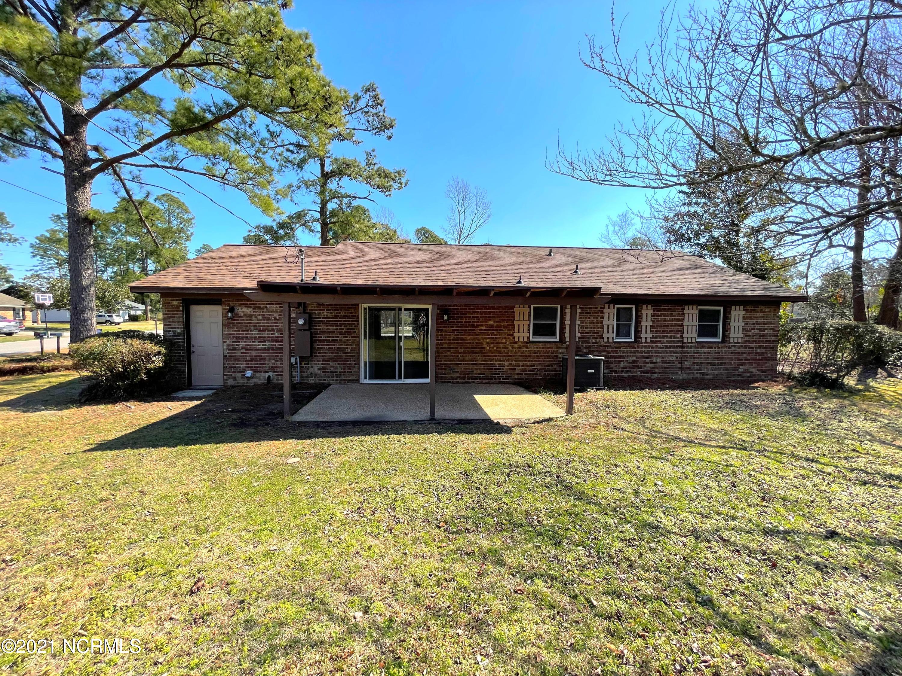 627 Albemarle Road Wilmington, NC 28405 - Photo 13 of 20 12478ED7-02AB-46E7-B7B5-61DE0823621B