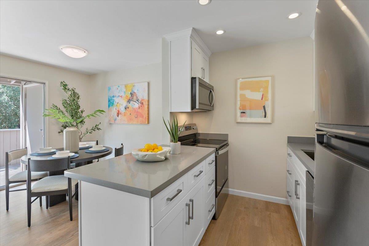 500 West Middlefield Road, Unit 51 Mountain View, CA 94043 - Photo 12 of 28 Gallery Image 12