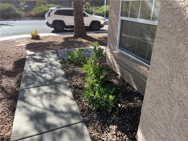 $1,645 | 2842 Briar Knoll Drive, Henderson, NV 89074