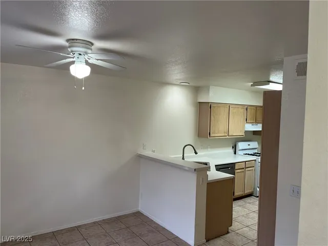 $1,645 | 2842 Briar Knoll Drive, Henderson, NV 89074