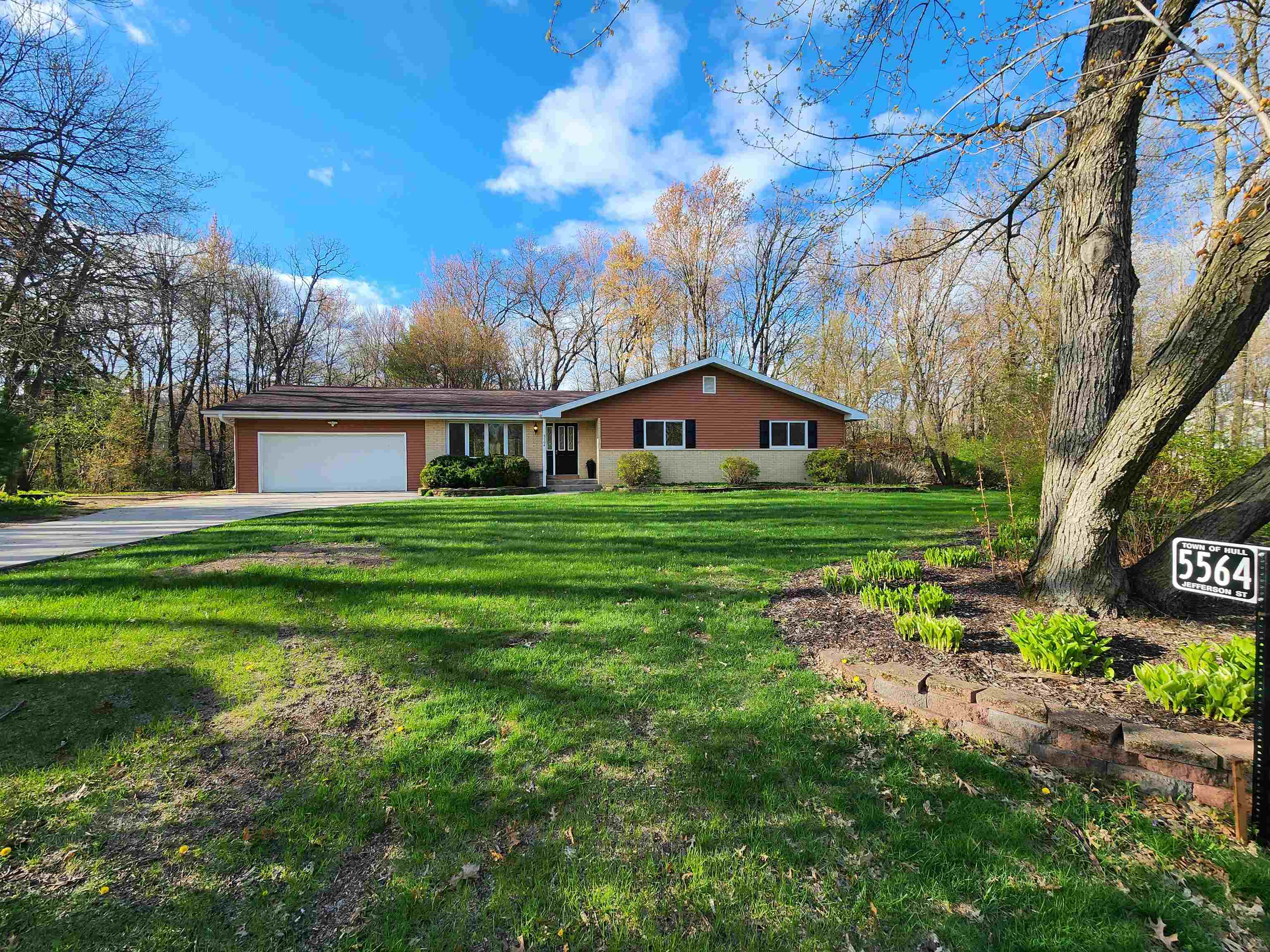 5564 Jefferson Street Stevens Point, WI 54482 - Photo 1 of 50