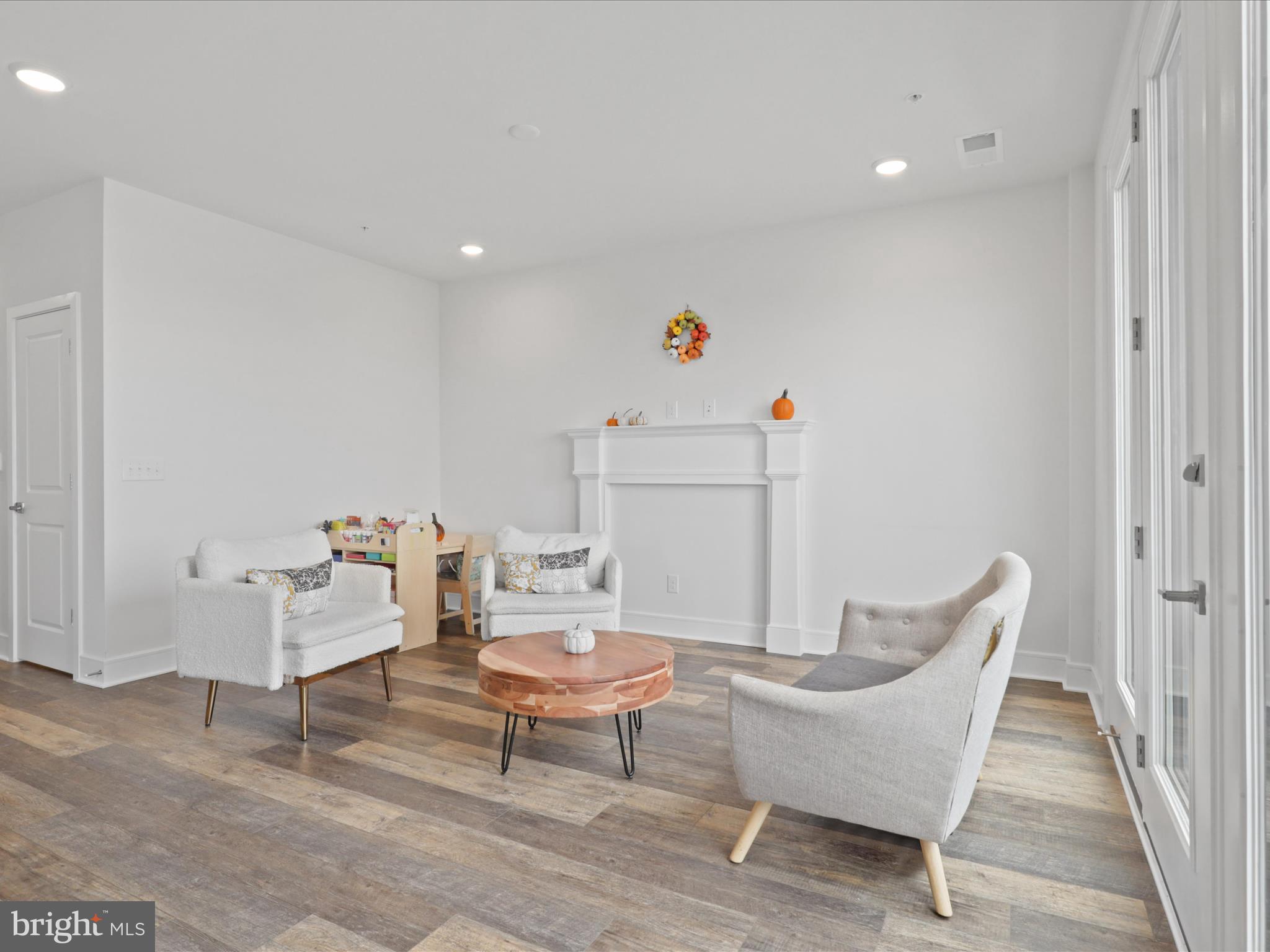 20789 Lamlash Terrace Ashburn, VA 20147 - Photo 13 of 46