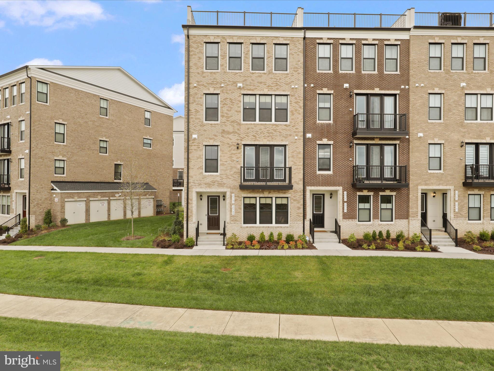 20789 Lamlash Terrace Ashburn, VA 20147 - Photo 3 of 46