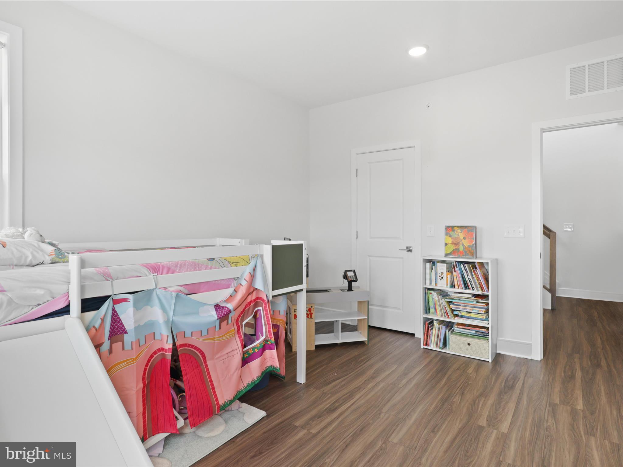 20789 Lamlash Terrace Ashburn, VA 20147 - Photo 34 of 46