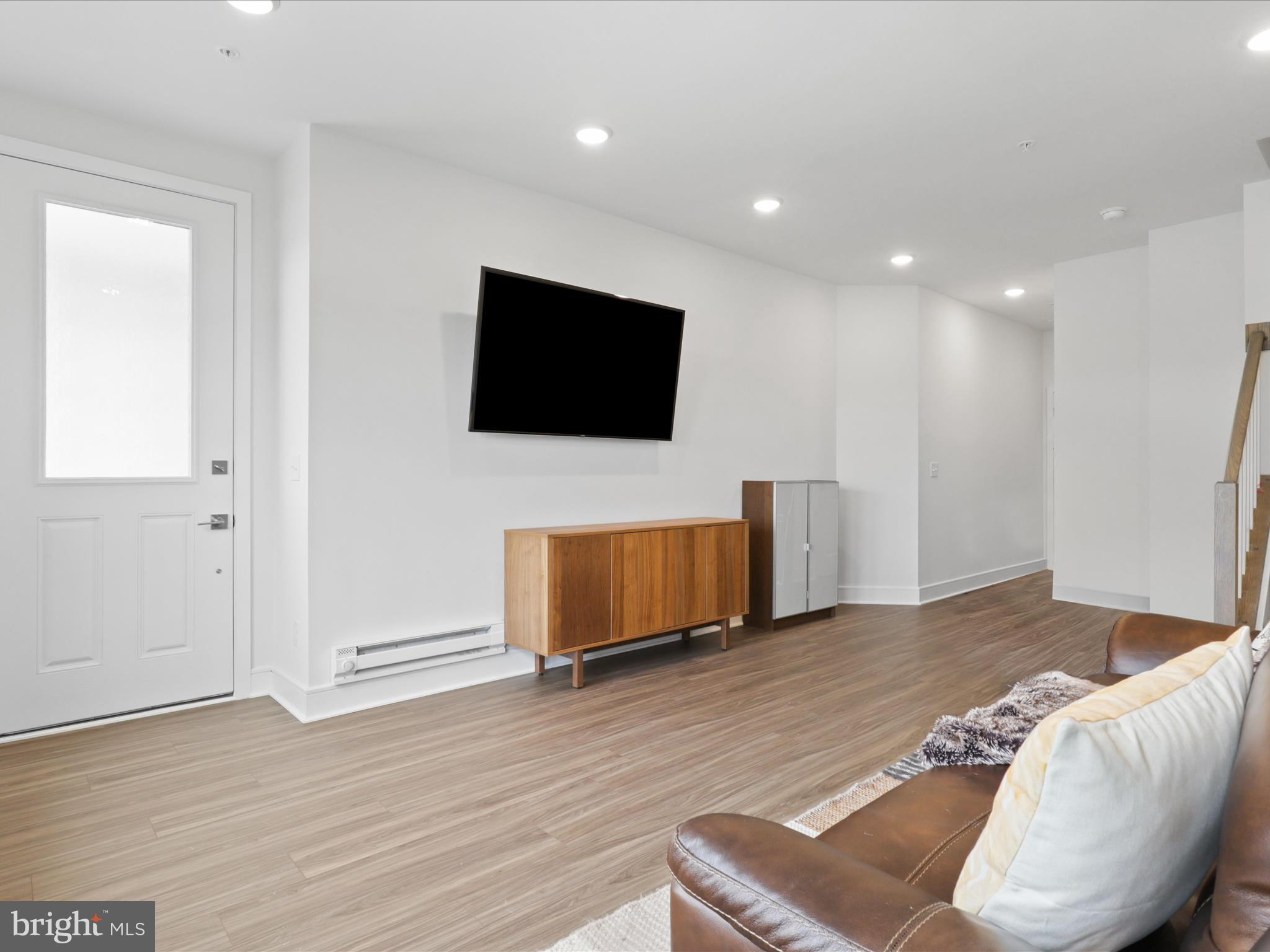 20789 Lamlash Terrace Ashburn, VA 20147 - Photo 8 of 46