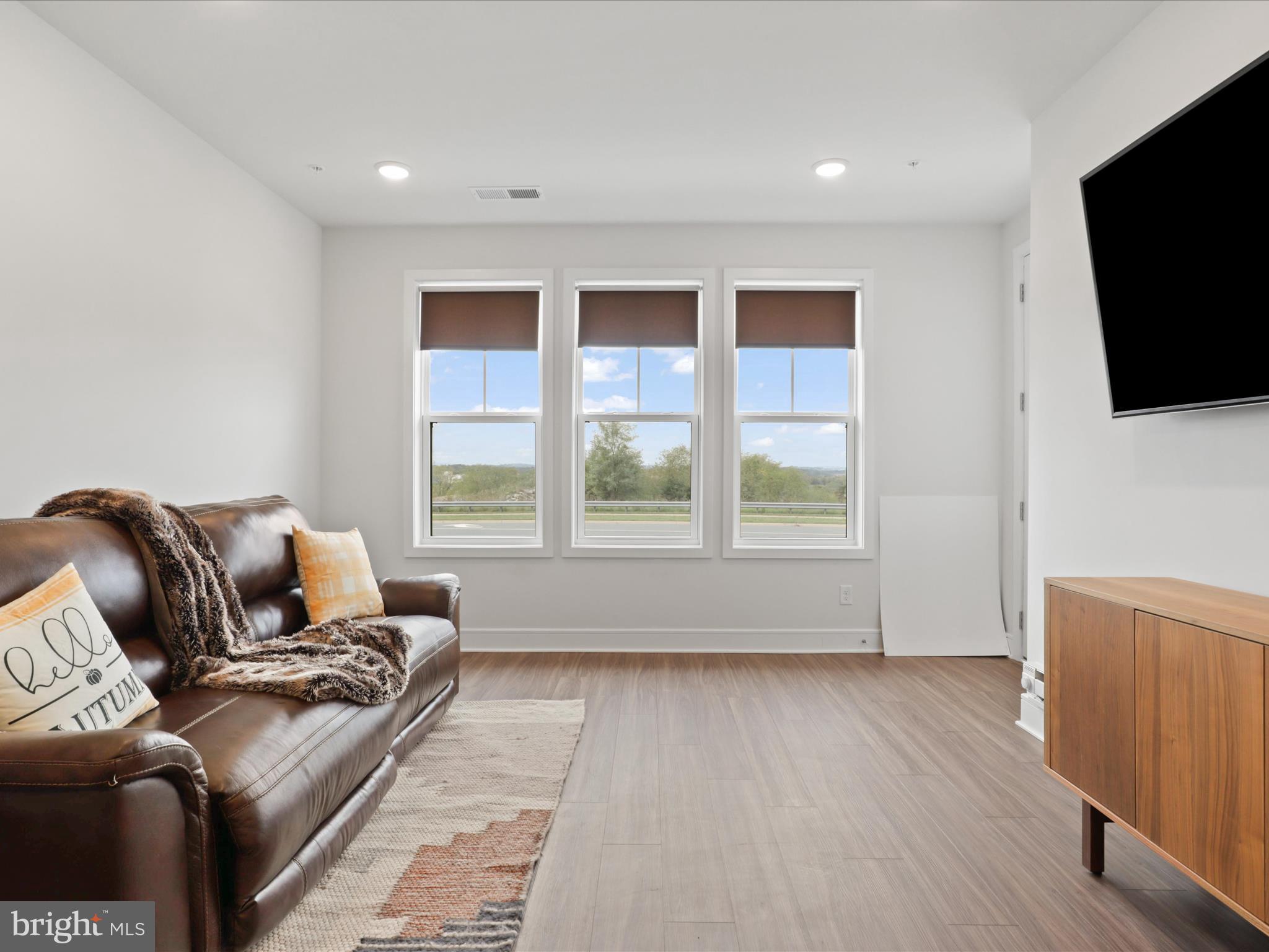 20789 Lamlash Terrace Ashburn, VA 20147 - Photo 9 of 46