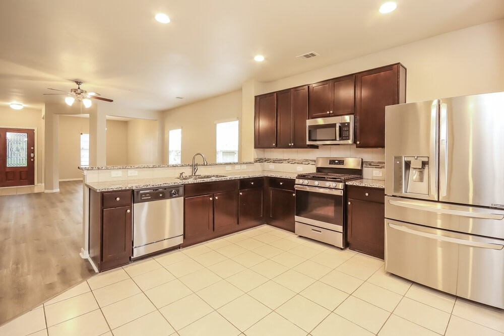 138 Pequin Road Crosby, TX 77532 - Photo 9 of 17