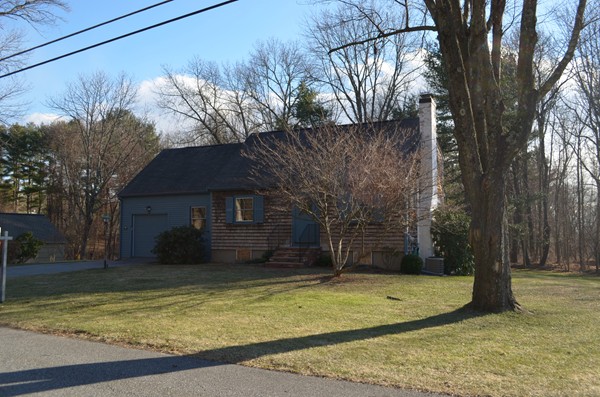 5 Rocky Hill Road Andover, MA 01810 - Photo 3 of 20 Gallery Image 3