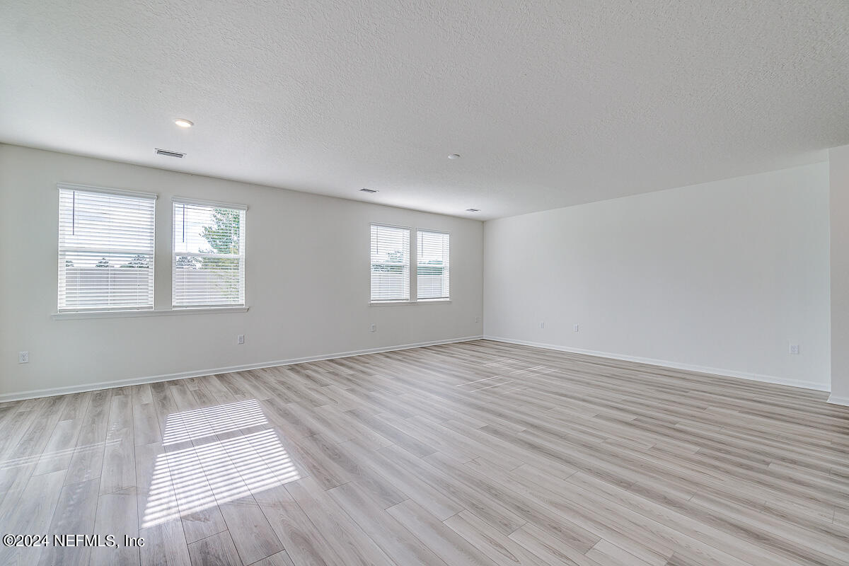 7882 Rippa Vly Way Jacksonville, FL 32222 - Photo 1 of 23 3- Great Room (1)