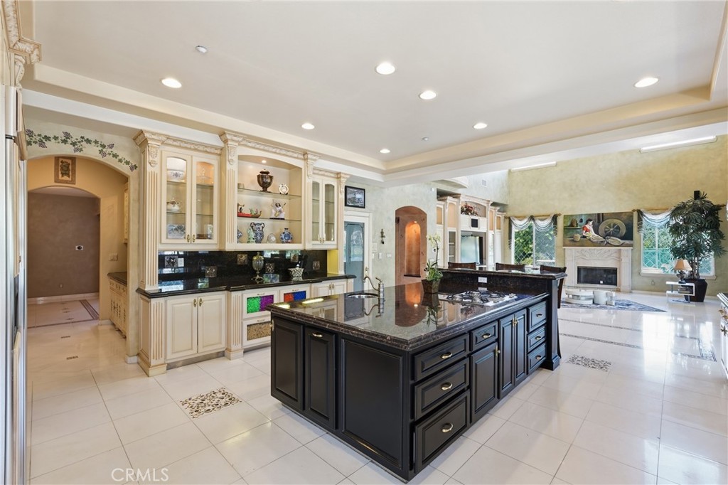 7252 Boice Lane Riverside, CA 92506 - Photo 24 of 59 Spacious Kitchen