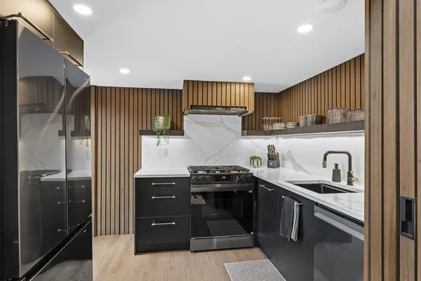 $2,300,000 | 5415 North Ashland Avenue, Chicago, IL 60640