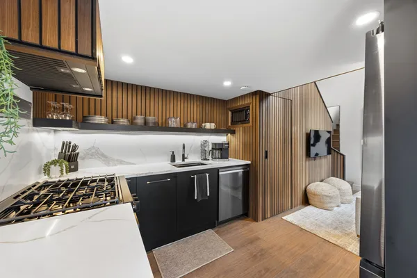 $2,300,000 | 5415 North Ashland Avenue, Chicago, IL 60640