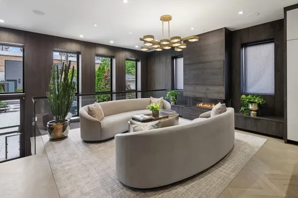 $2,300,000 | 5415 North Ashland Avenue, Chicago, IL 60640