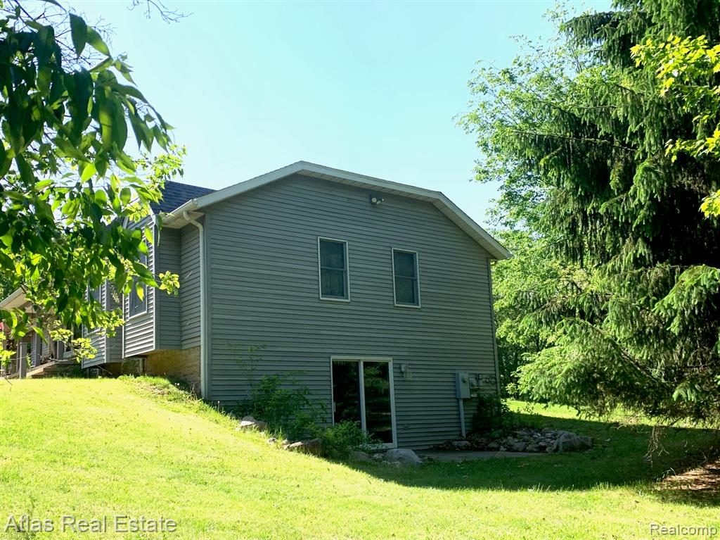 6075 Mayville Road Clifford, MI 48727 - Photo 5 of 24
