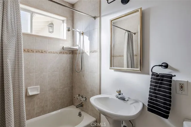 $1,599,000 | 3211 Gibson Place, Redondo Beach, CA 90278