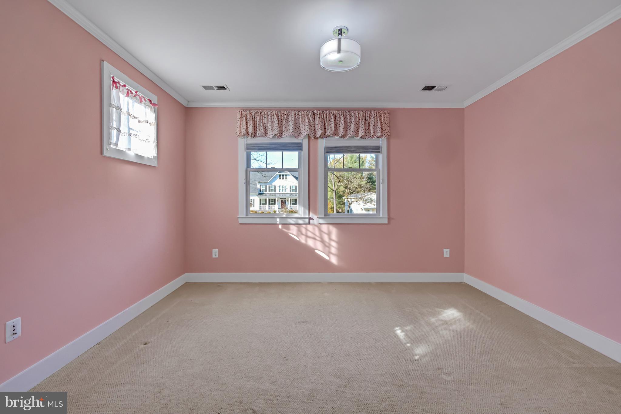 2586 Rambling Road Vienna, VA 22181 - Photo 22 of 51 Spacious Bedrooms