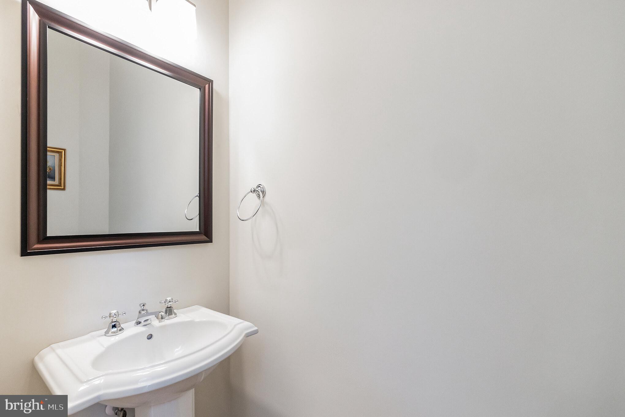 2586 Rambling Road Vienna, VA 22181 - Photo 3 of 51 Powder Room