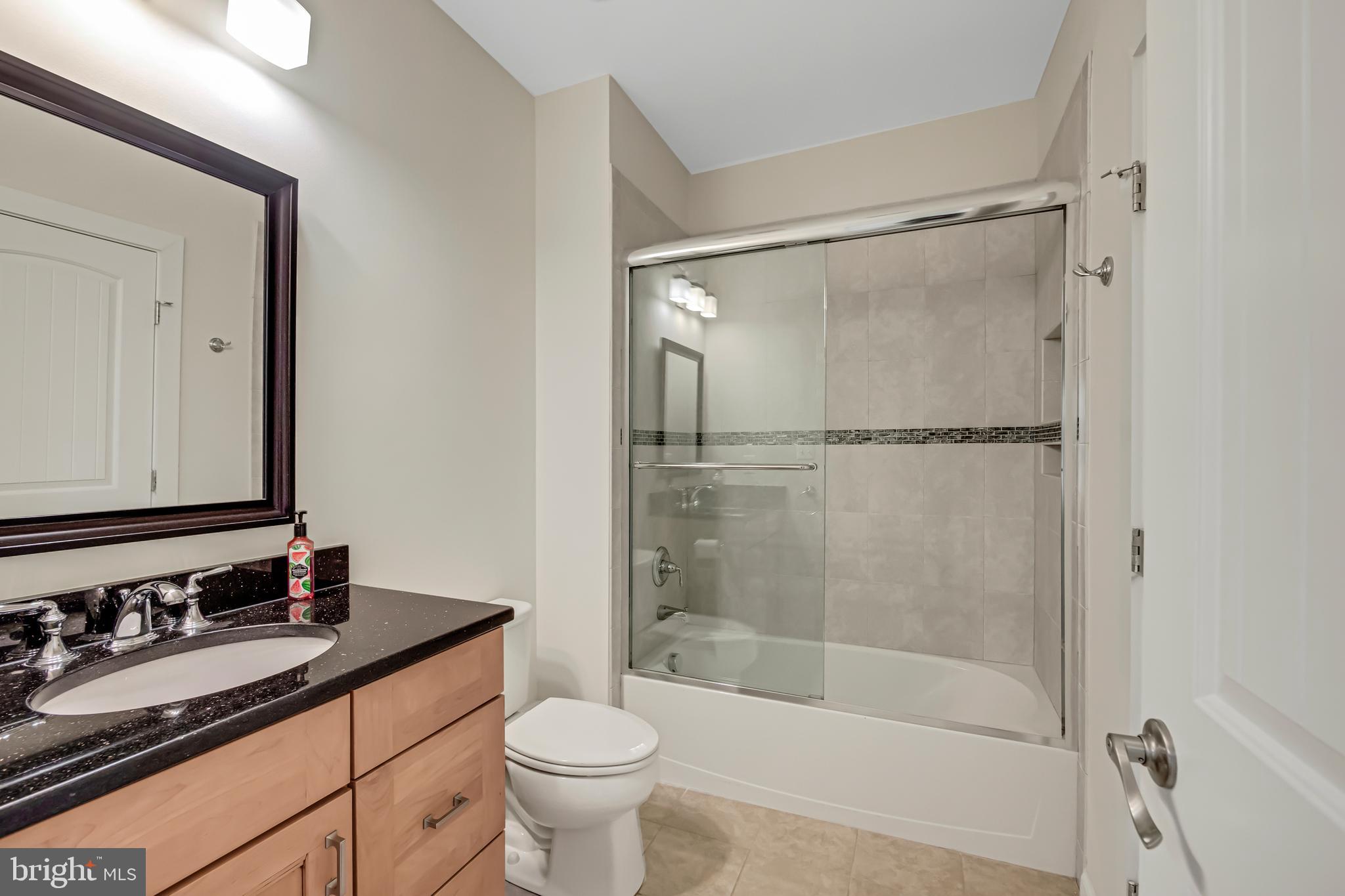 2586 Rambling Road Vienna, VA 22181 - Photo 46 of 51 Private Bath
