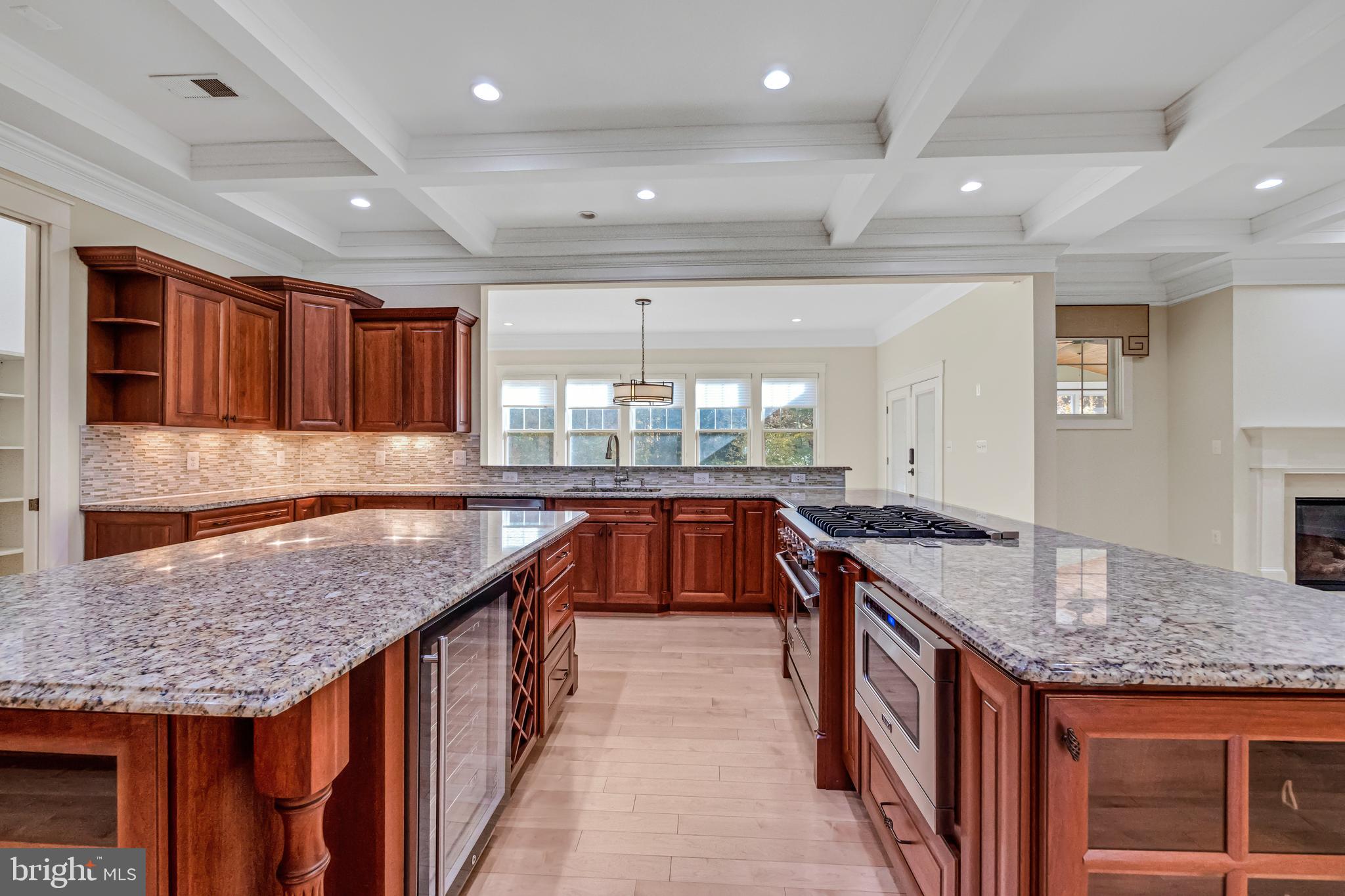 2586 Rambling Road Vienna, VA 22181 - Photo 7 of 51 Imagine entertaining in the kitchen
