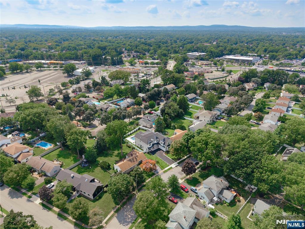 92 Oliver Road Paramus, NJ 07652 - Photo 50 of 50 Gallery Image 50