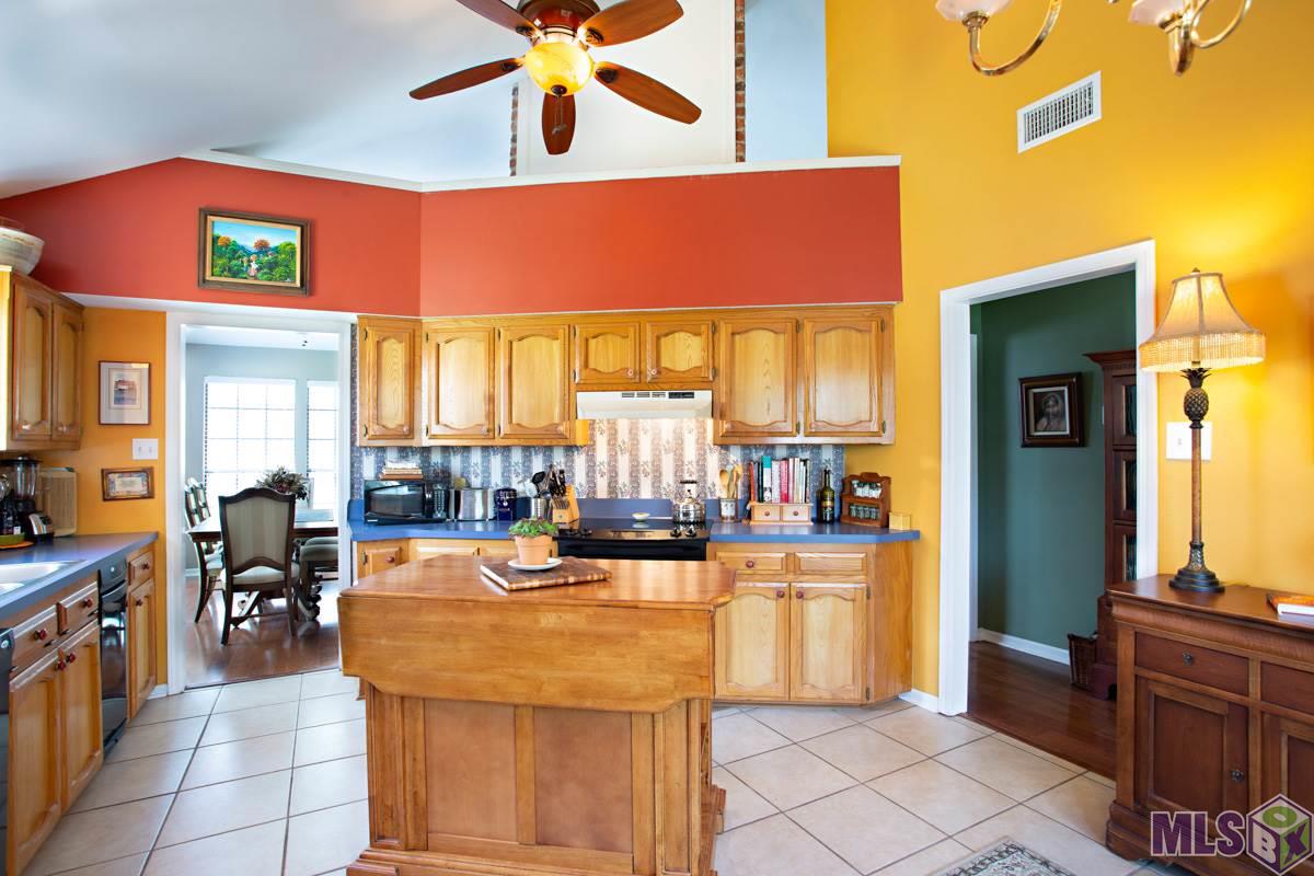 16510 Butternut Court Baton Rouge, LA 70817 - Photo 2 of 14 Gallery Image 2