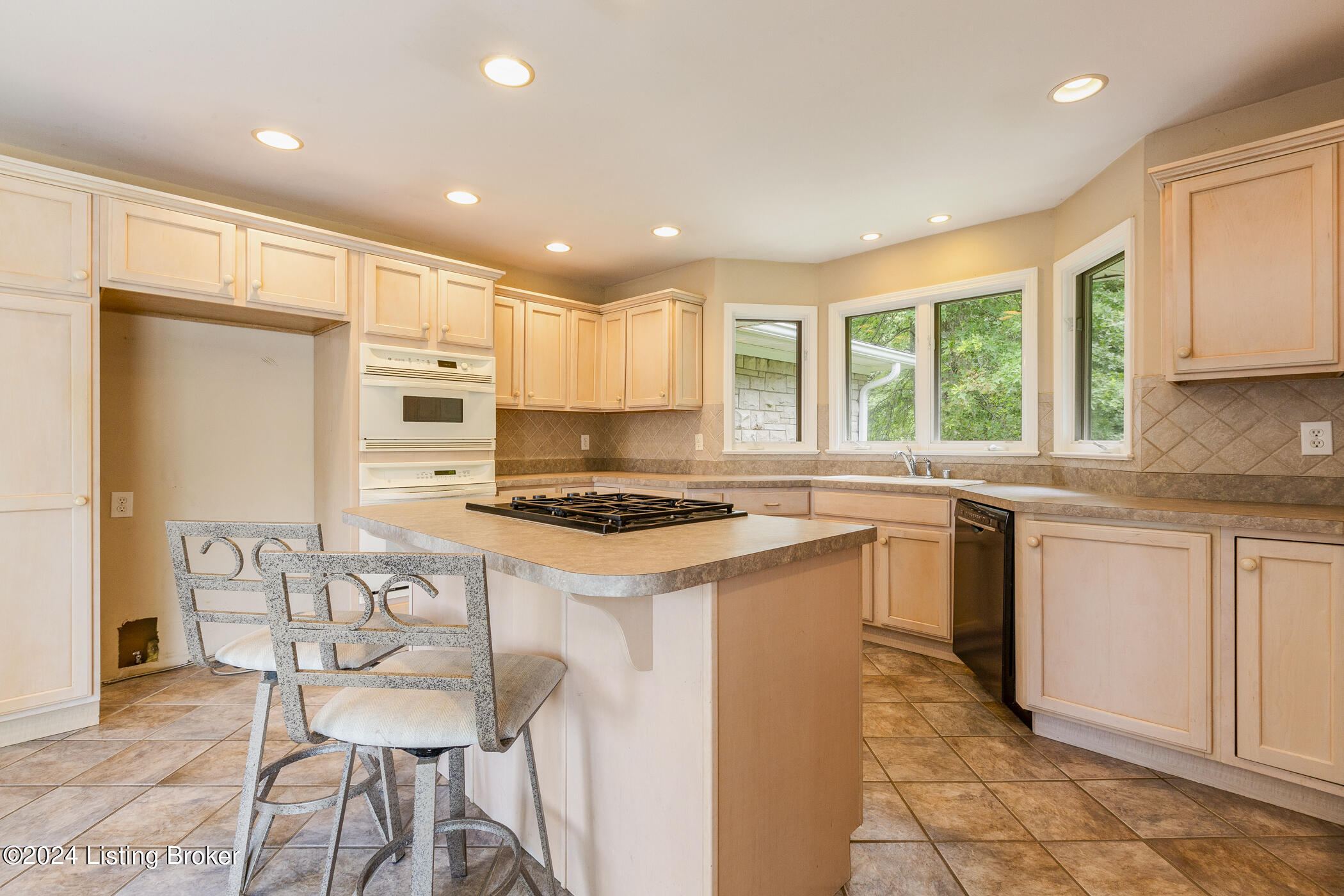 7306 Rutledge Road Louisville, KY 40258 - Photo 26 of 46 30