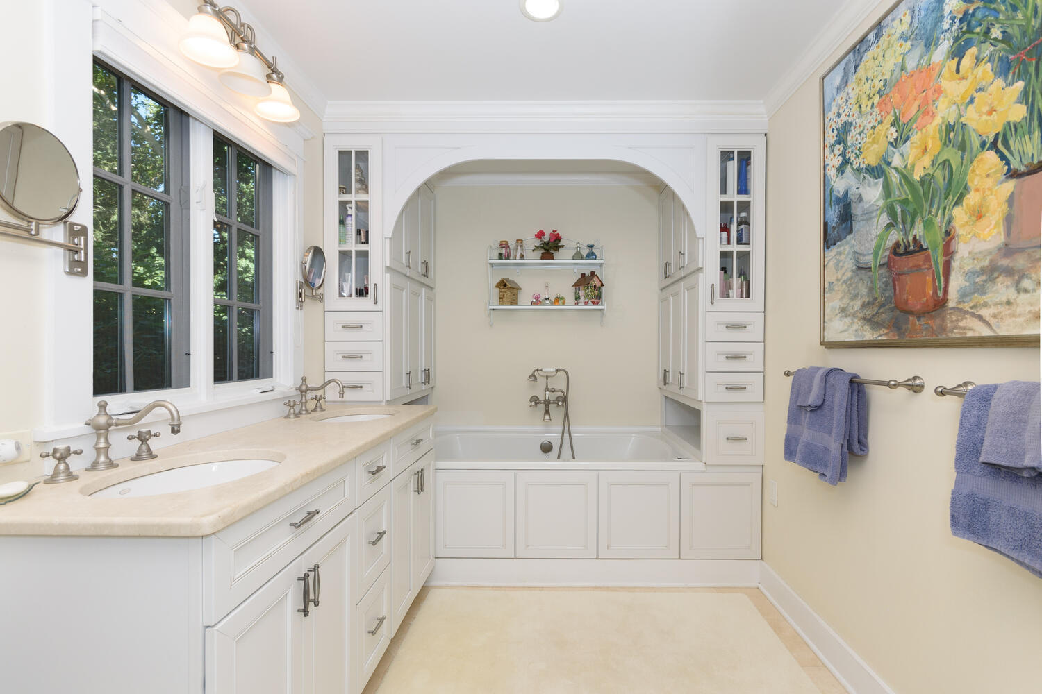 327 Hollow Tree Ridge Road Darien, CT 06820 - Photo 18 of 37 a spacious bathroom with a tub sink and mirror