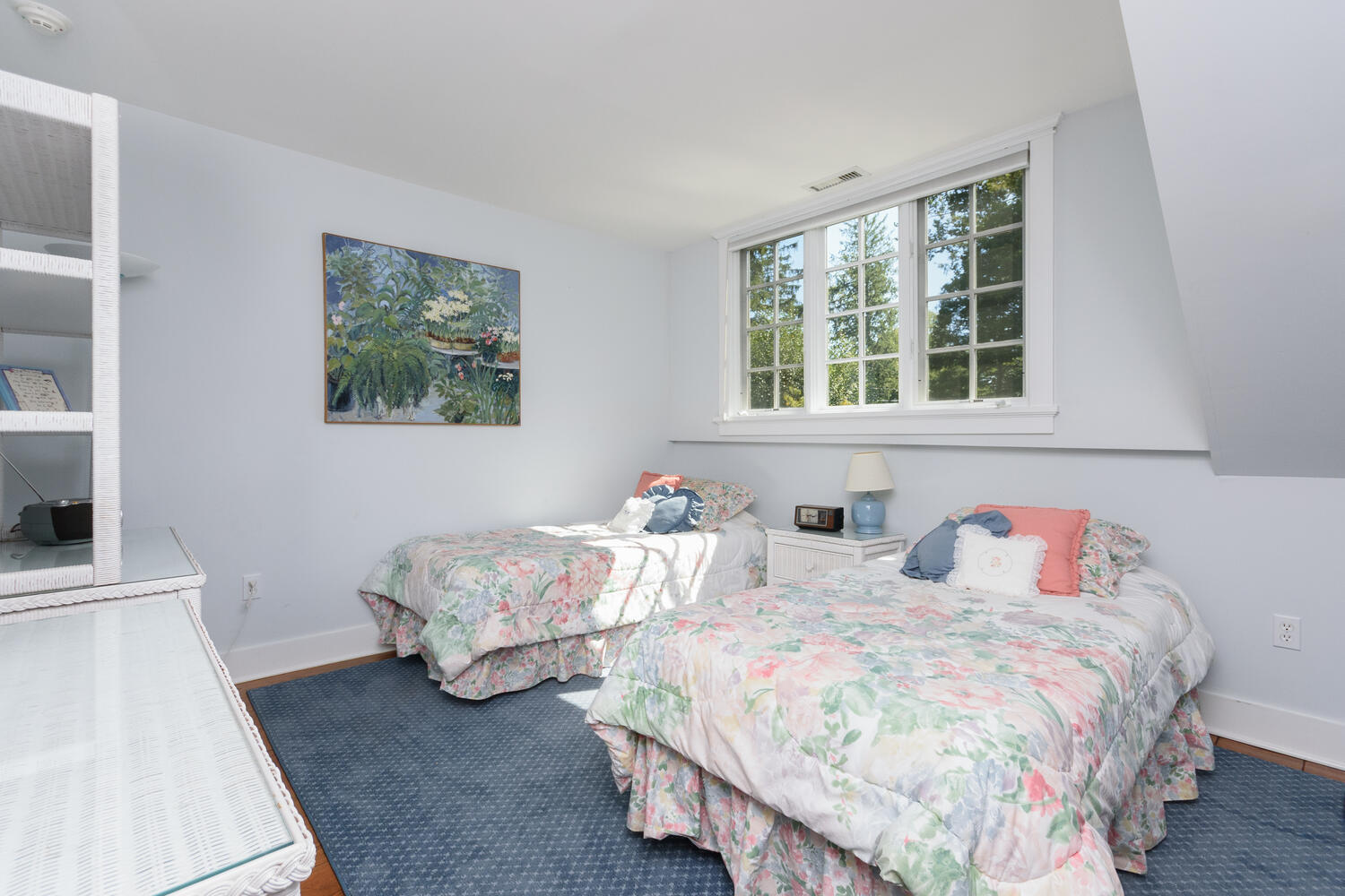 327 Hollow Tree Ridge Road Darien, CT 06820 - Photo 22 of 37 a bedroom with two beds and a window