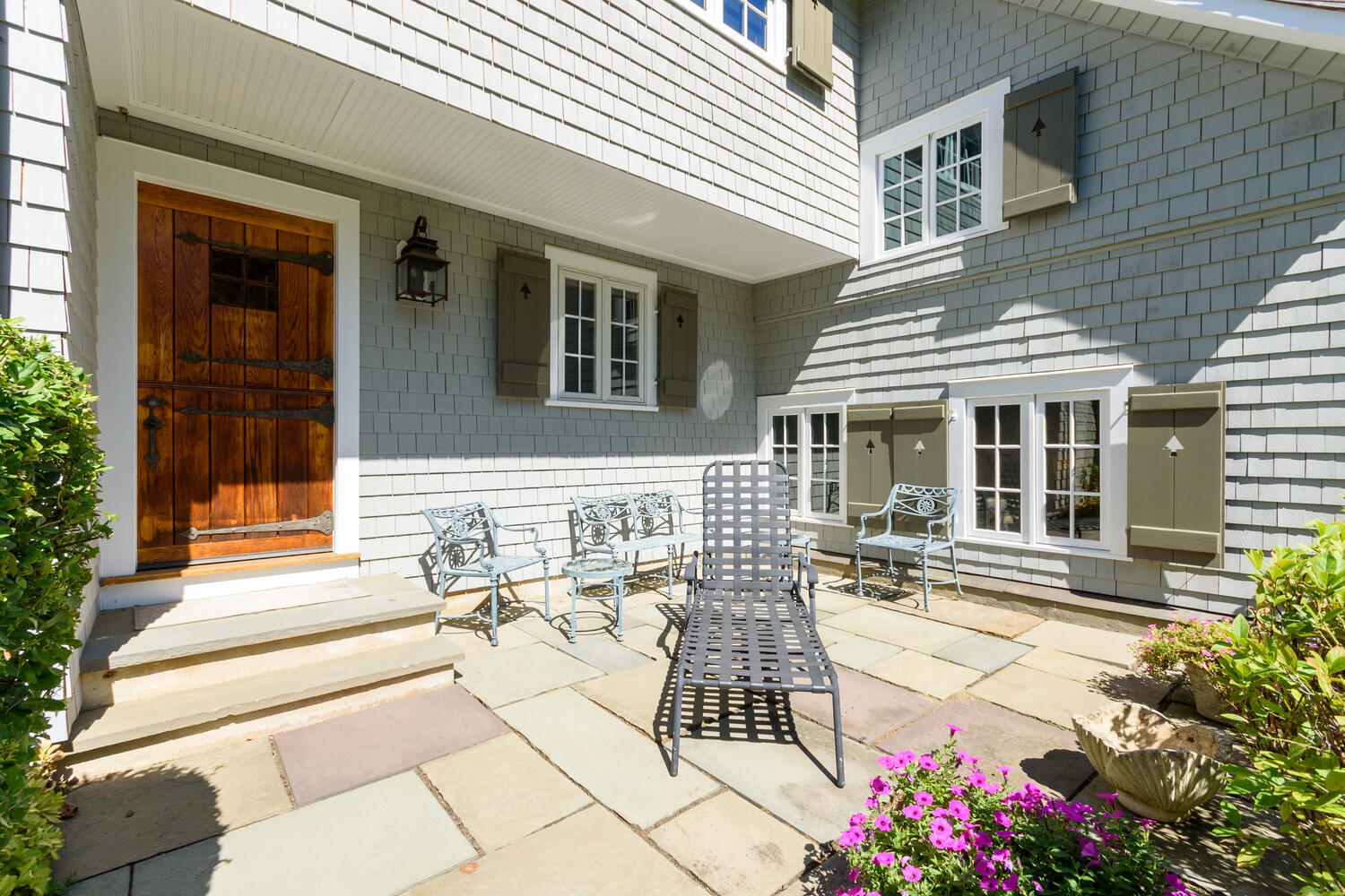 327 Hollow Tree Ridge Road Darien, CT 06820 - Photo 30 of 37 a view of a house with sitting area