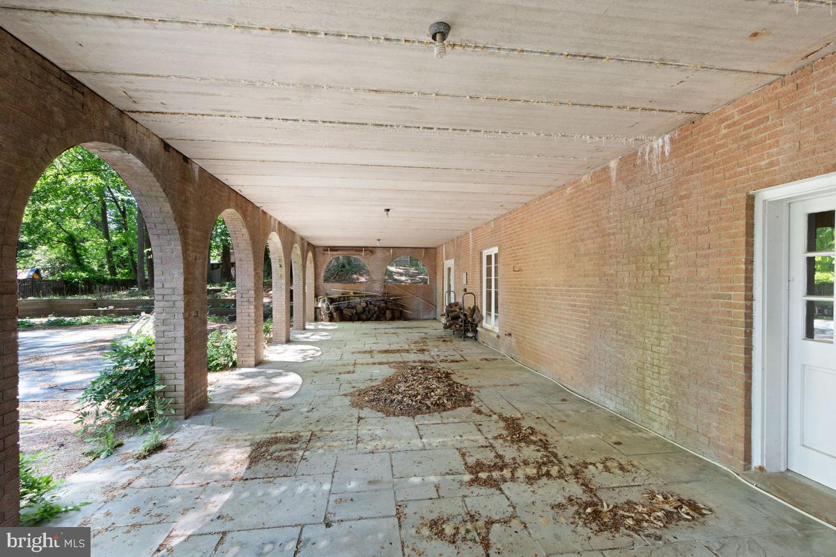613 Rivercrest Drive McLean, VA 22101 - Photo 9 of 40 a view of a entrance door of the house