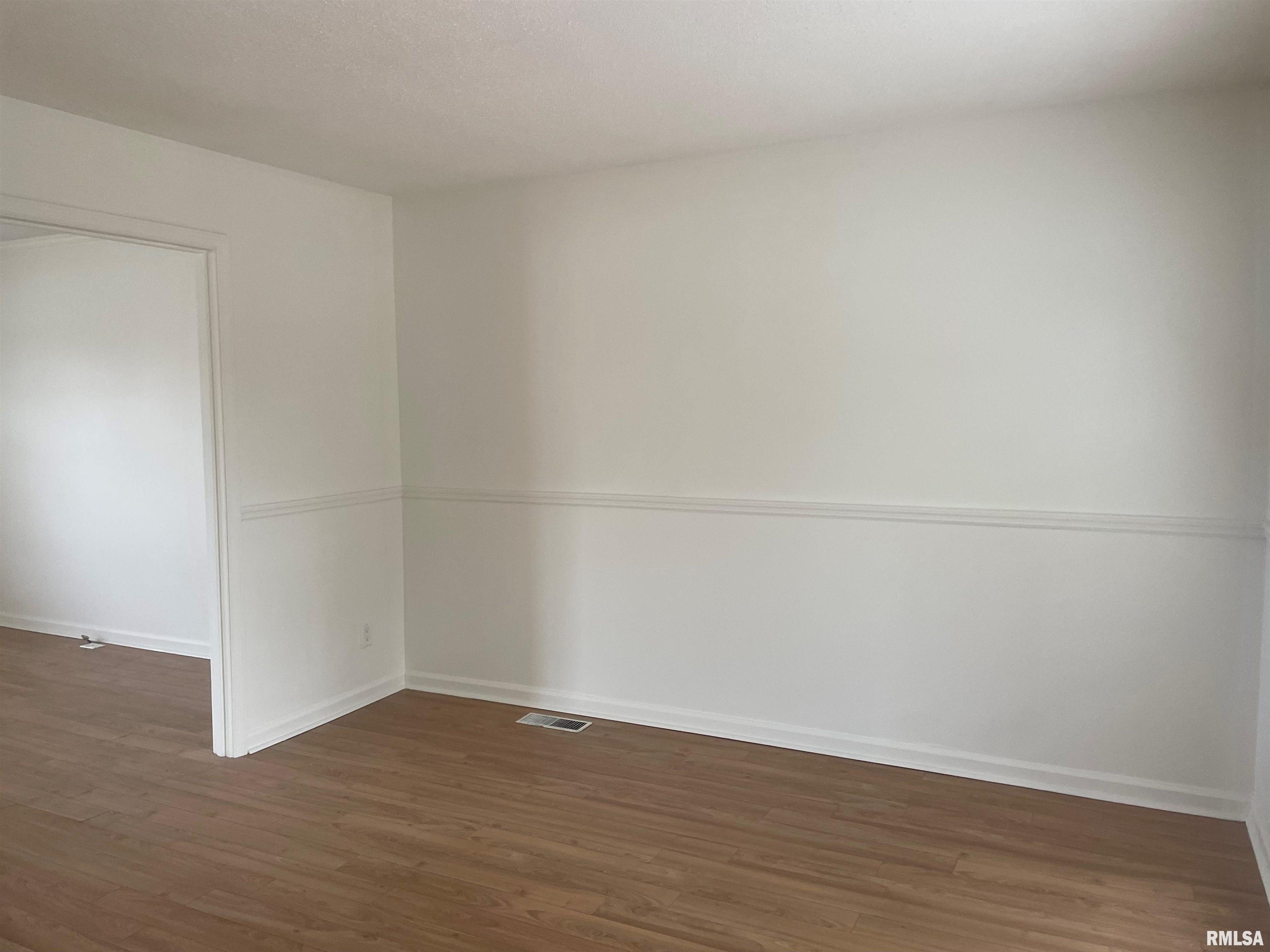 320 Jamestown Road Macomb, IL 61455 - Photo 2 of 13 Gallery Image 2