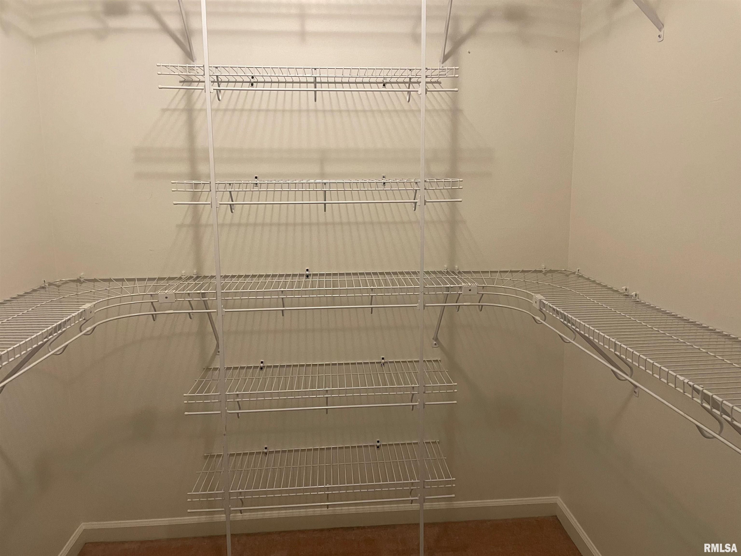 320 Jamestown Road Macomb, IL 61455 - Photo 10 of 13 Gallery Image 10