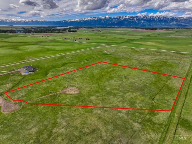 $379,999 | 15 Ringo Lane, McCall, ID 83638