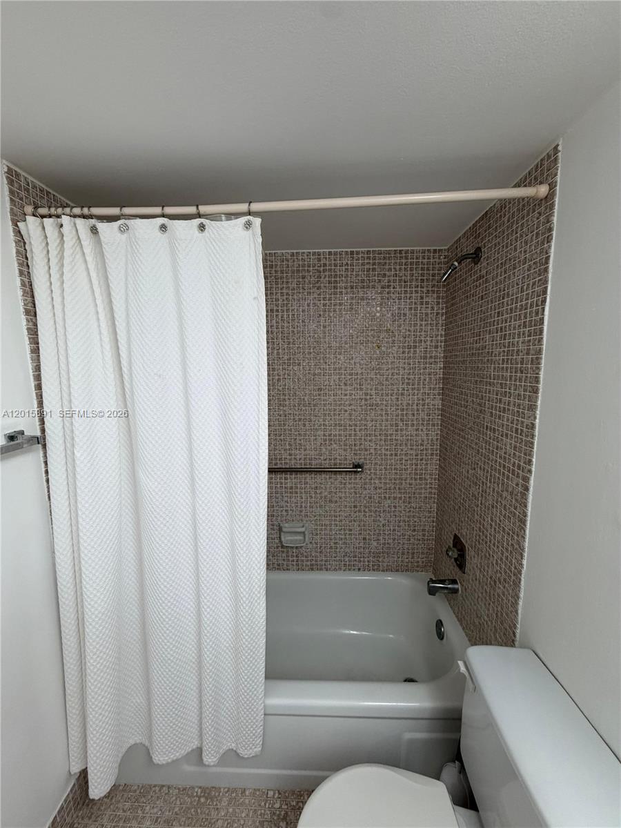 3032 Hythe B, Unit 3032 Boca Raton, FL 33434 - Photo 17 of 27