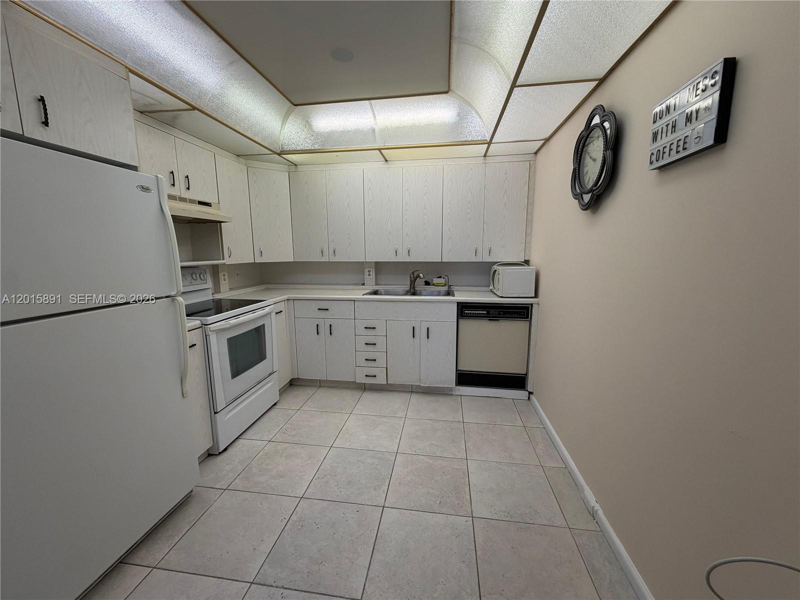 3032 Hythe B, Unit 3032 Boca Raton, FL 33434 - Photo 6 of 27