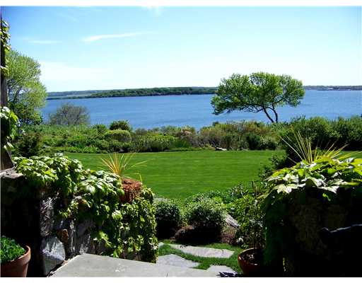 330 East Shore Road Jamestown, RI 02835 - Photo 4 of 12 Yard/Garden.