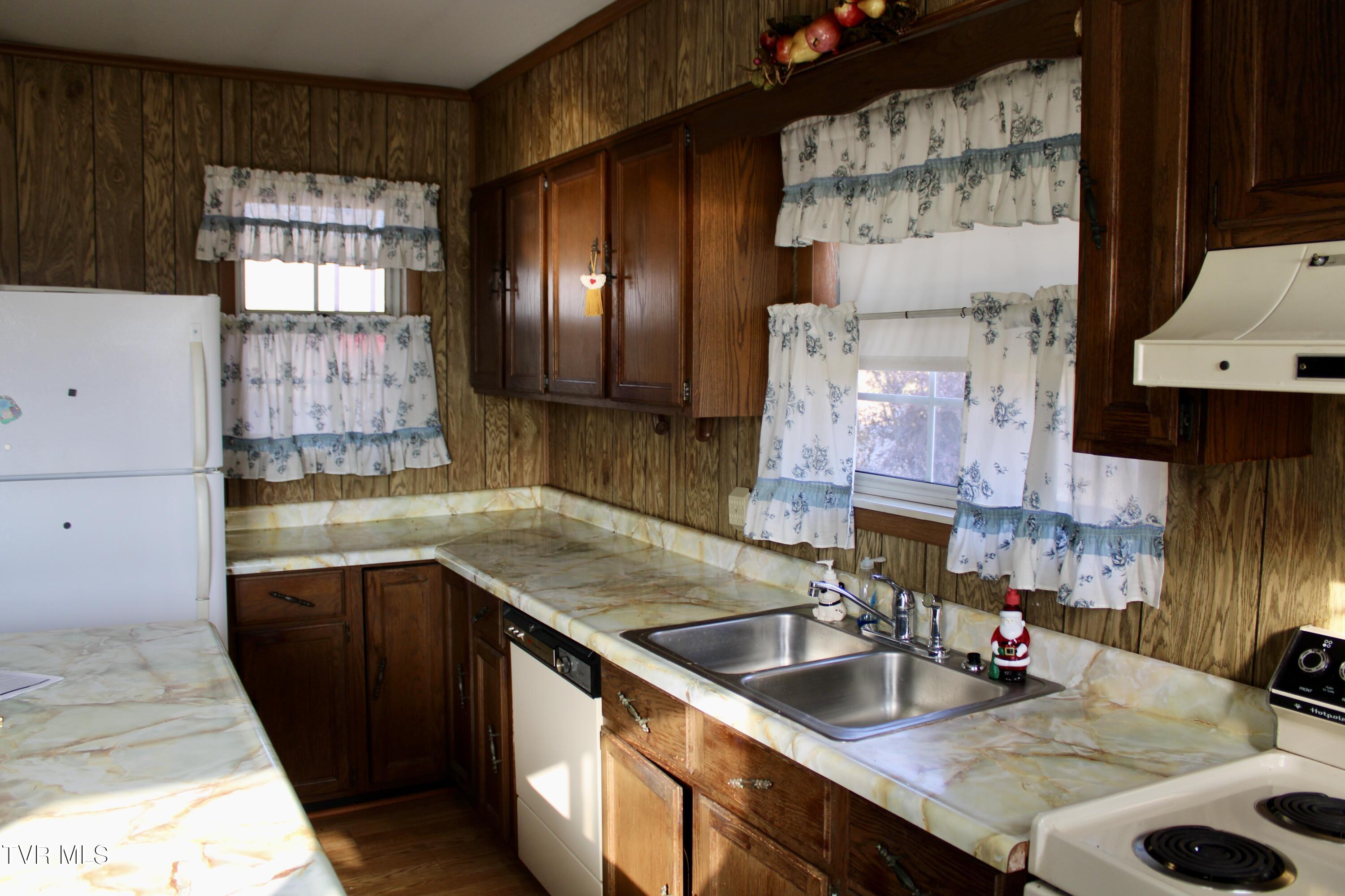 5517 Poplar Springs Road Greeneville, TN 37743 - Photo 13 of 50 IMG_0254