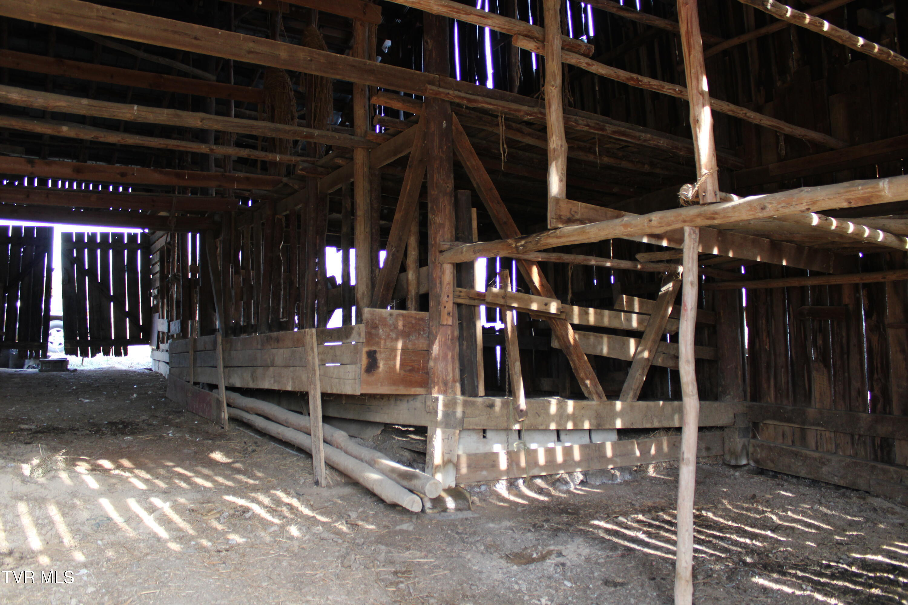 5517 Poplar Springs Road Greeneville, TN 37743 - Photo 34 of 50 IMG_0153